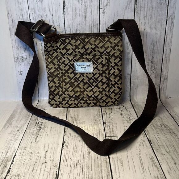 TOMMY HILFIGER CANVAS BEIGE X-Body-Crossbody Handbag purse - Picture 1 of 6